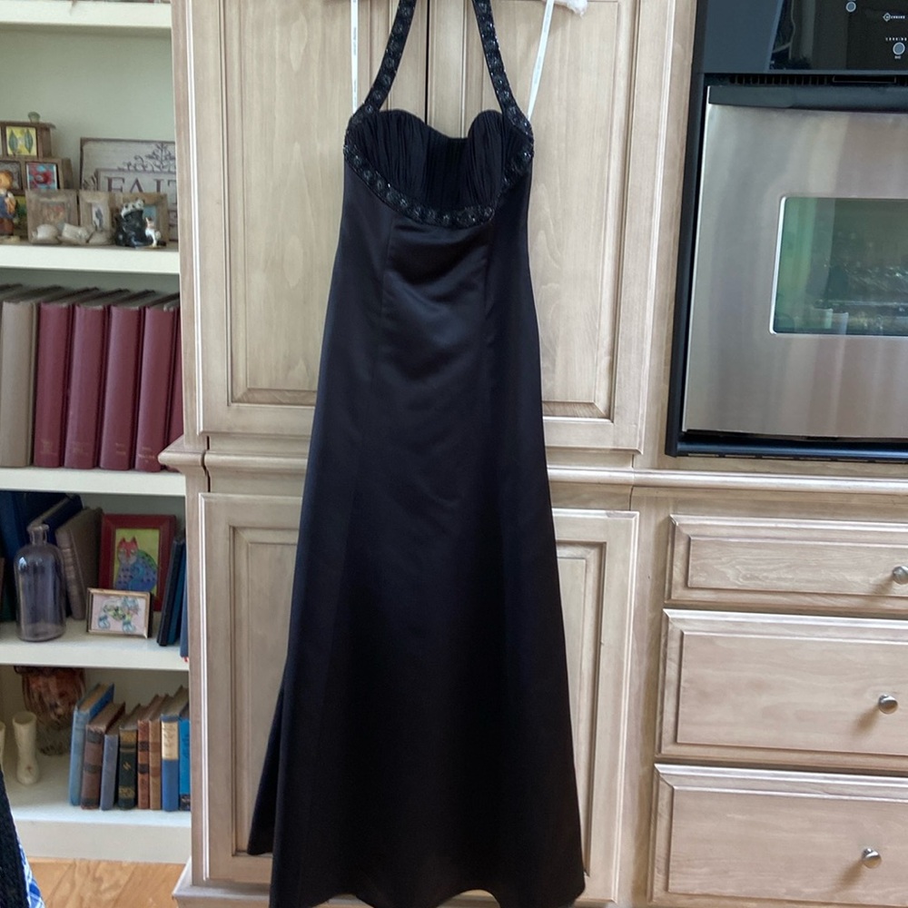 David’s bridal gown black sz 2 euc halter